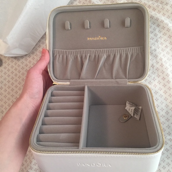 travel jewellery case pandora